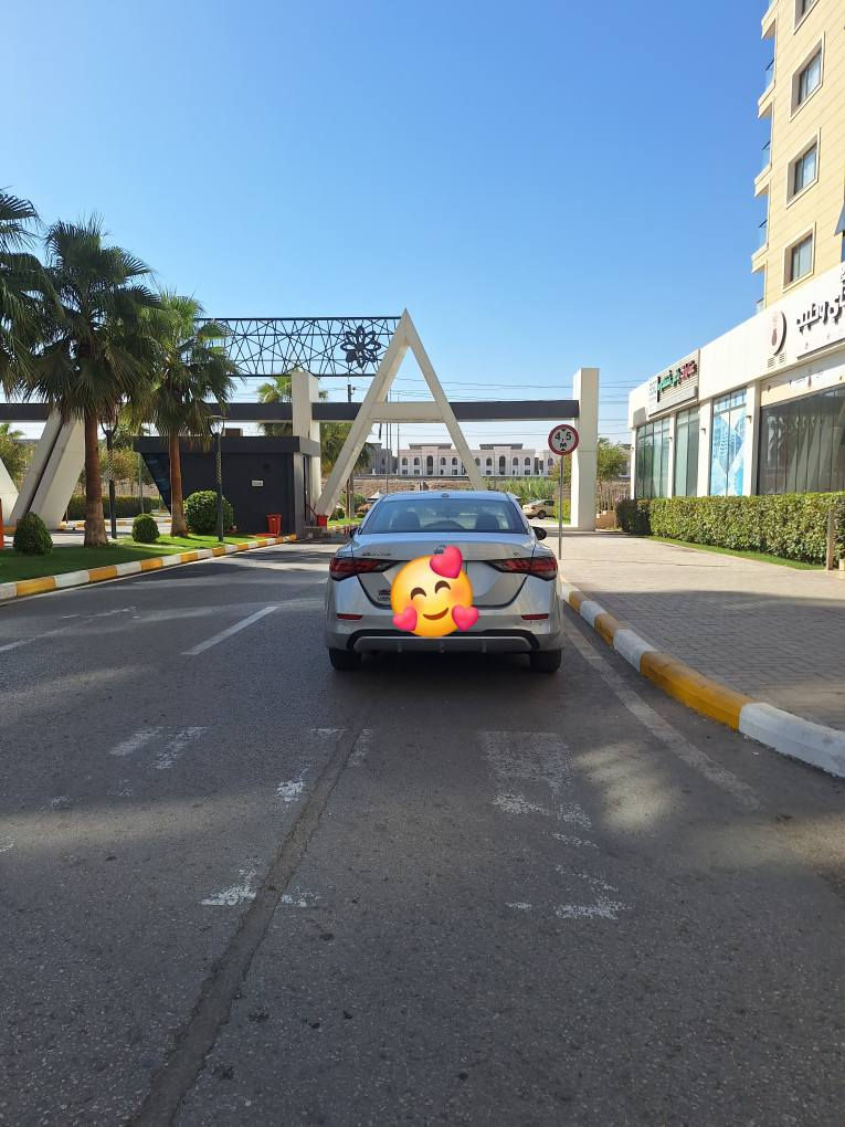 للبيع سيارة نيسان سنترا موديل ٢٠٢٠ وارد امريكي لون سلفر فول مواصفات عدا الفتحة مواصفات SV السيارة بي بابين وجاملغ خلفي صبغ  و الباقي مكفول ماشي ٥٣ الف فقط كير و محرك مكفول و ما مفتوح حجر صالنصة و الرادار موجود سنوية جديد رقم جديد زينكة مدفوع هزة جديد يعني ربع دينار مصرف مابي بسمي السيارة شرط التحويل و الوكالة 
مواصفات 
بلاجكتور 
ويل كروم اسود 
حساس 
رادار ٣٦٠ درجة 
بصمة أبواب + تشغيل 
كشنات جلد 
داخل مشمشي 
كشن جك 
تحكم ستيرن فول + تحديد سرعة 
٤ جامات كهرباء + مراية كهرباء 
أنظمة قيادة ECO + NORMAL 
شاشة كاربلي + كامرة دوارة 
شاشة اعطال (ديجتال) 
تحكم بالاضواء الداخلية 
كير اتوماتيك 
محرك ٢.٠ دوش 
و بعد مواصفات هواية مكان سيارة اربيل سعر ١٢٥ و بي مجال بسيط رقم موبايل اتصال او واتساب
*********** أربيل, العراق
