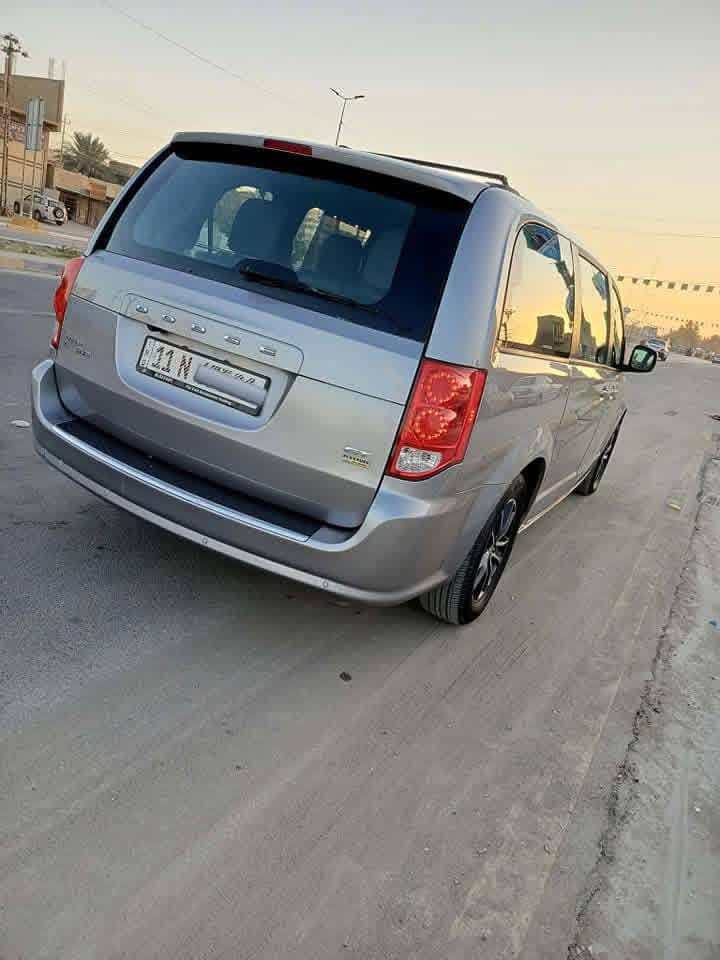 السلام عليكم شباب شلونكم
دوج كرڤان موديل 2019 رقم بغداد الإنكليزي بأسمي GT اعلئ فئه بل دوج كرڤان 

 حادثهه جاملغ وبنيد بسس بدون دواخل وبدون أيرباك 

ابواب كهرباء
جنطة كهرباء
الكشنات الامامية كهرباء
تدفئة كشنات واستيرن
بردات بلادي
شاشة دشبول
شاشة اعطال
كاميرا
فرس سقف
فرس ارضي
تبريد 3 قطع
تشغيل عن بعد
كشنات جلد
دمام خلفي

السيارة حلوة وجاهزة من كُل شي وعليها ادامه كامله وبالعافية عالياخذها
السعر 188 
للإستفسار اكثر الاتصال على الأرقام *********** أو *********** مكان السياره كربلاء
