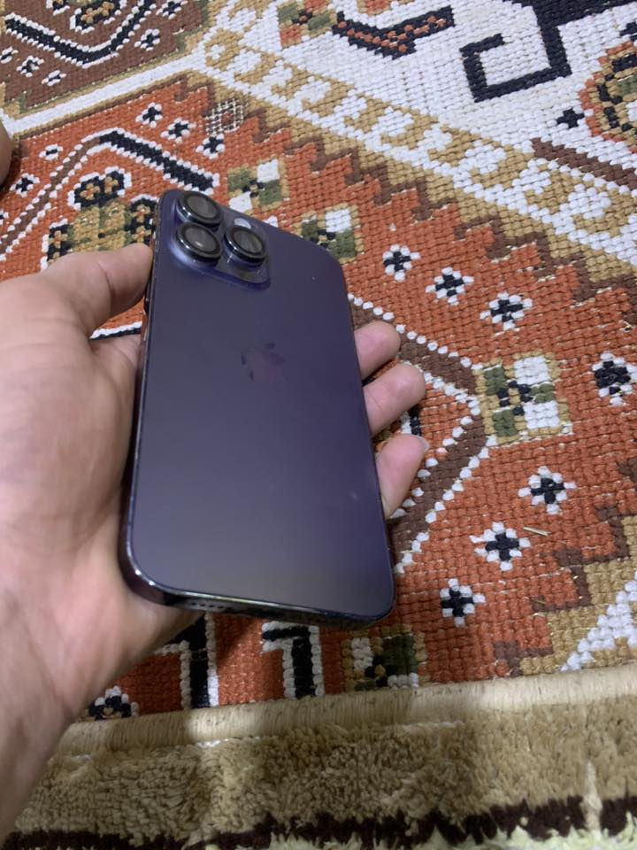 السلام عليكم ايفون ١٤ برو ماكس للبيع
مبدل شاشه وفيس يدي متوقف وبطاريه ٩١ مبدله كلشي شغال اي خلل مابي 
مكان الشريحه مايشتغل بسبب طيحه واكفله الك مامسوين تخطي  مكاني بصره القرنه
الشراي يتصل او يراسل واتساب 
***********
