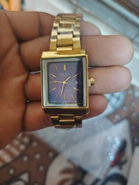 ساعة • توصيل