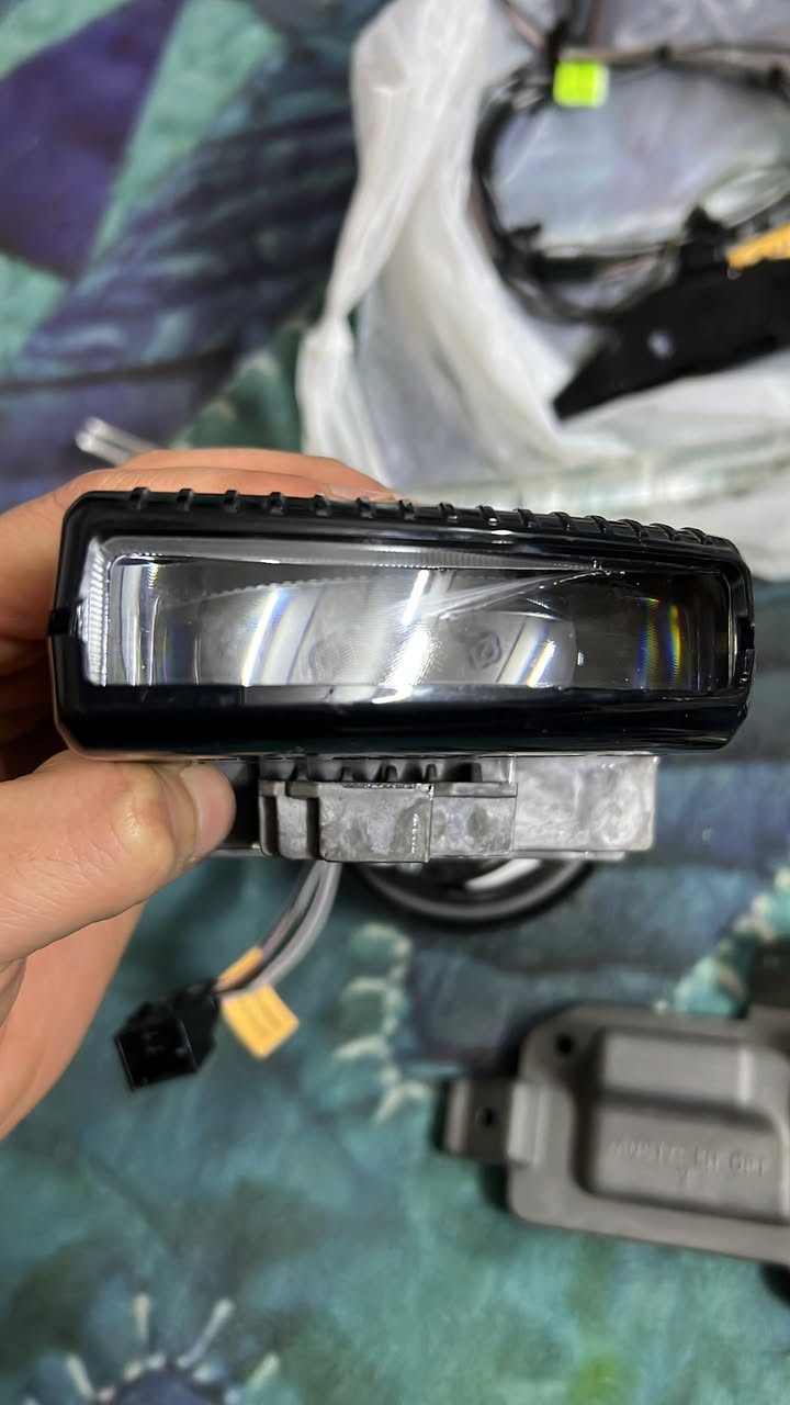 عدسات لايت النترا 24 و 25 وضفيرة وكارت وكارت سكن كلهن تفصيخ جديد ***********
