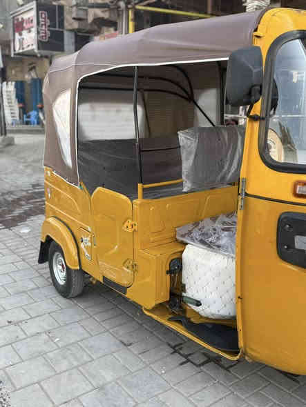 سلام عليكم تكتك 2021 شهر ال 6 رقم وسنويه تحويل ثاني يوم مكفواله من الظربه والصبغ والمعجون مكينه حلوه جديده مكاني الشعب السعر 7200 وبيه مجال بسيط  ***********
