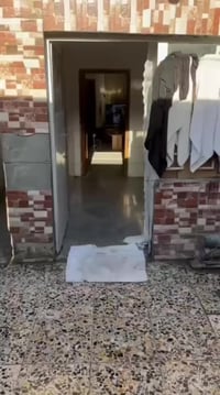 بيت 75 متر نزال 15 واجهه. 5. طابقين مسلح الارضي مطبخ وهول وغرفه وخدمات...