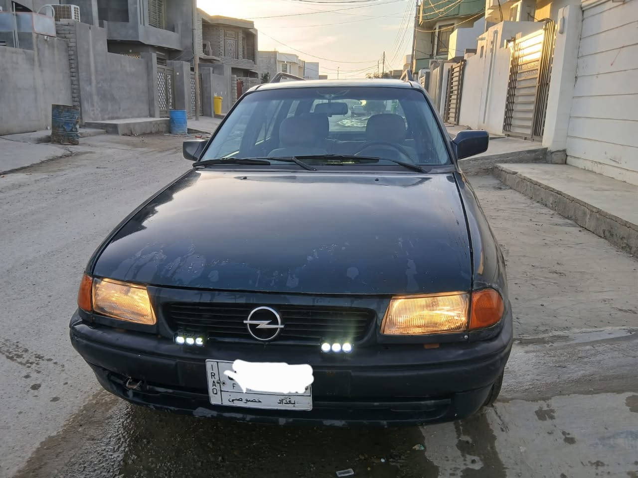 موديل ١٩٩٤ تحتاج مشط ستيرن والنمره الثالثه للكير عاطله والباقي وين يطلع براحته والمحرك امجفت فوك وجوى ٢٠  باسم حائز ثالث وبالامكن عمل وكاله من وكيل عام من الحائز الثالث والسعر ٢٨ ورقه وبيها مجال للاستفسار ***********.   او***********
