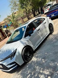 كورلا هايبرد s فول مواصفات للاخير داخل احمر كشن كهرباء ماشية 23 الف  ا...
