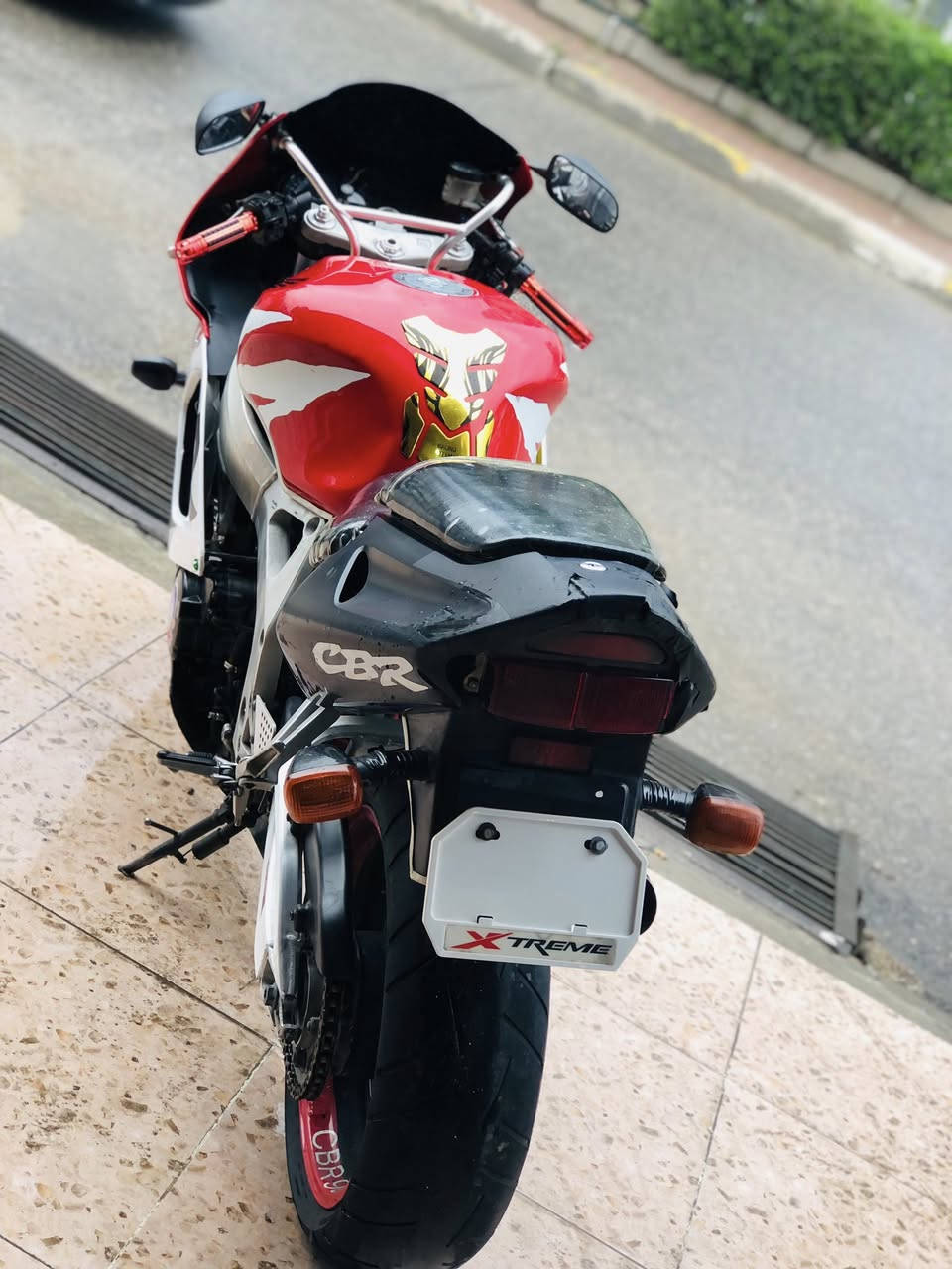 سلام عليكم هوندا 919 دراجه خير من الله محرك مفتوح مره وحده و تجفيت يم اسامه معروف بكركوك تايرات جدد صالنصه M4 
 سعر15 بي مجال
مكاني كركوك اسرى مفقودين 
رقم تلفون ***********
