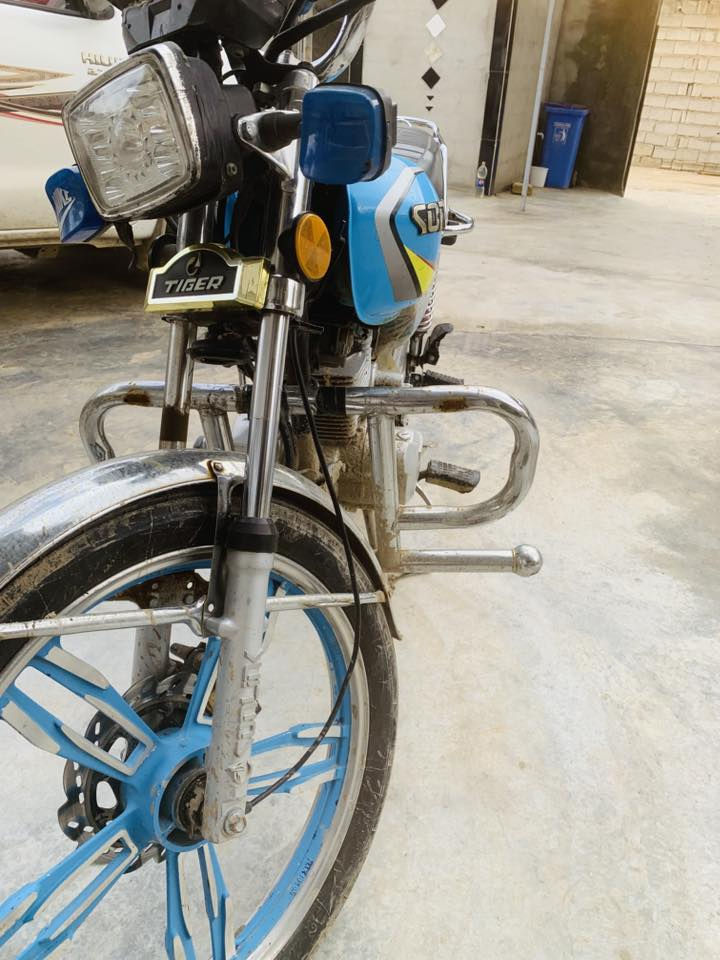 مكلف بالنشر موطور للبيع
موديل ٢٠٢١

المحرك مفتوح السعر ٣٧٥ 

ناحيه الزاب 

‭٠٧٨٢ ٤١٤ ٨٧٤٣‬
