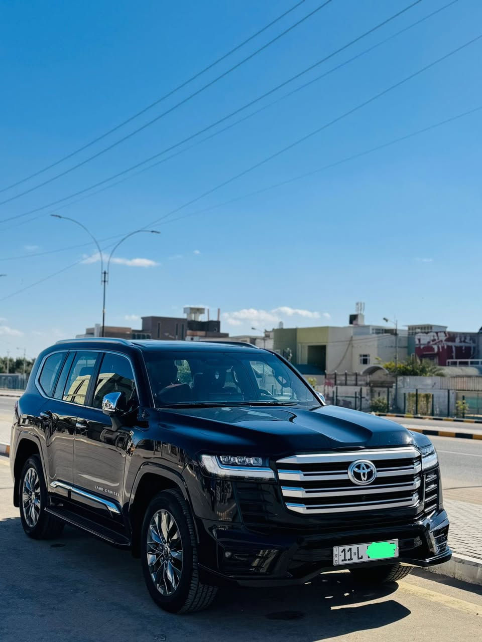 لاندكروز 2023   VXR 
ماشيه 31  الف 
مغلفه ppf 
توين تيربو لتمد داخل احمر 
رقم بغداد الانكليزي 
بريم اصل 
مكفوله كفاله عامه من كلشي 
الاستفسار ***********
