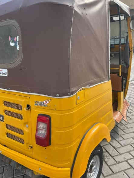 السلام عليكم تكتك موديل 2019رقم وسنويه تحويل ثاني يوم تكتك جاهزه تجفيت جديد ضفيره جديده كتف شحن وملف جديد سلف جديد جاهزه كبل للشارع سعرههه 5500بغداد مدينة الصدر ***********
