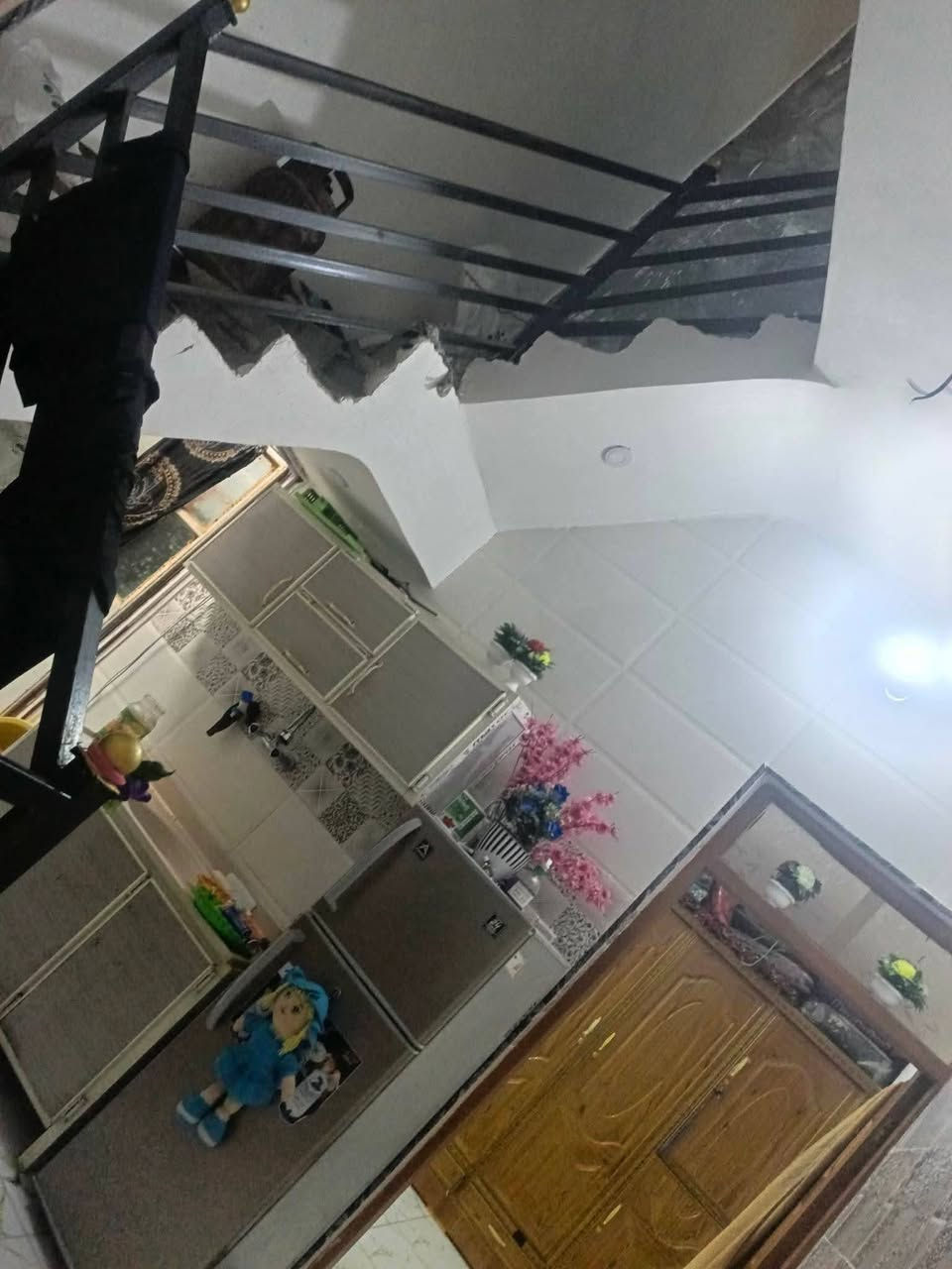 للبيع بيت 50متر رقم القطعه 1611 بناء جديد مكانه ع خدمات كامل سيراميك بورسلين شغل درجه اولى بلوك گلب الاستفسار خاص مفتوح سعره 50وبي مجال   ***********
