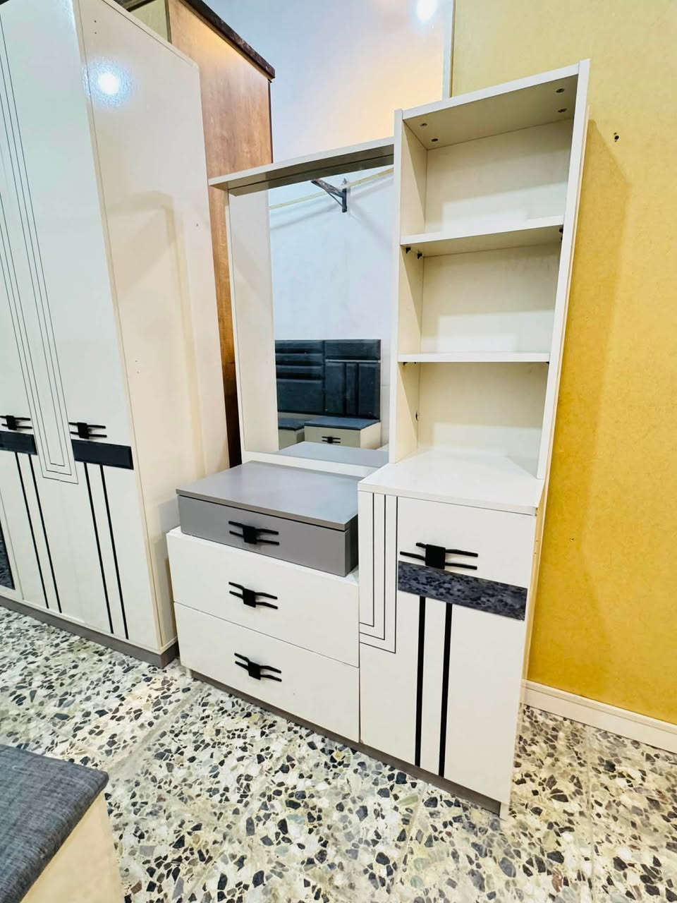 غرفه    نضيفه كلش ضخمه 11 قطعه تخبل  نازكه  تخته تسكام عراقي سعرهه 800 الف


**إذا كنت صاحب هذا الإعلان وتريد حذفه لأي سبب، رجاءا أرسل رسالة إلى الدعم الفني**