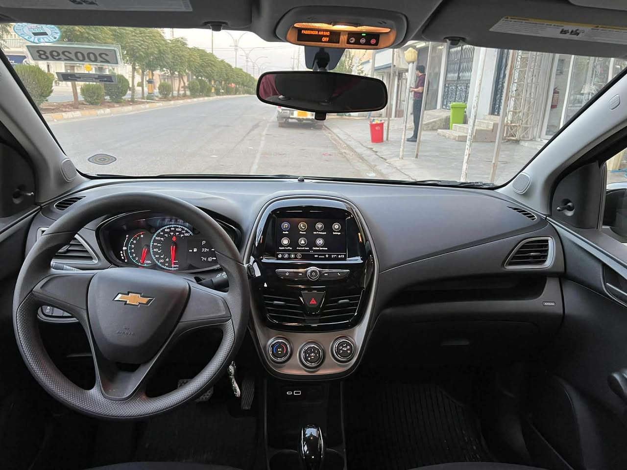 شۆڤرۆلێت- سپارک 
مۆدێل ٢٠٢٠ ڕەنگی ڕەش
بێ بۆیاغ
بێ ئێرباگ
تەنھا ١٧٠٠٠ میل رۆیشتوە
سەیارەیەکی تا بڵێی پاک و بێ مەسرەفە.
یەک تۆز سارد و دوو پەڵەی زۆر بچووک pdr ھەیە وەک لە وێنەکان ئاماژەی پێکراوە.
نرخ: ٩٧ وەرەقە و مەجالێکی کەم
پەیوەندی : *********** رانية, السليمانية
