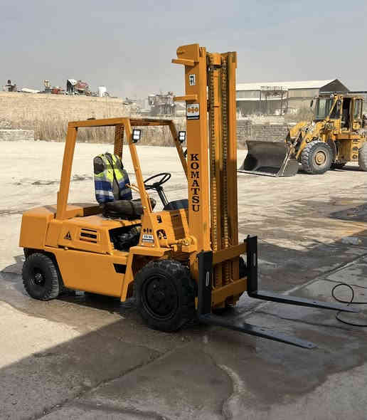 للبيع رافعة شوكية كوماتسو  
3 طن جوب عالي حركتين كير محرك اكسن بشرط 
مكان بابل حلة سعر 38 ورقة او بي مجال 
للاستفسار اتصال *********** 📞
