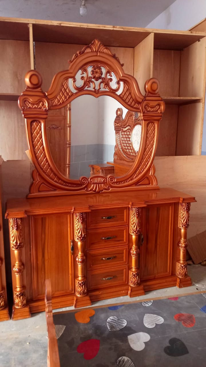 السلام عليكم اخوان توجد غرفه توج حطاطه زان مصري السعر مليون 450وبيه مجال الاستفسار عن الرقم ***********
