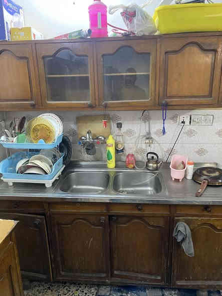 كاونتر للبيع قياس سنك 160 سم مع ملحق 
والكاونتر 160 سم مع ملحق خشب قديم مكان بغداد *********** سعر 150
