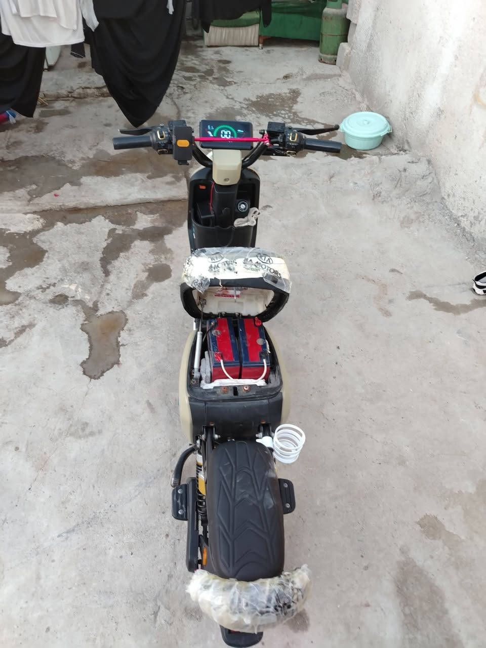 دراجه للبيع السعر 400 25 دراجه جديده كهربائياتها كلها شغاله باتريات كبار 32 امبير  دراجه جديده ***********
