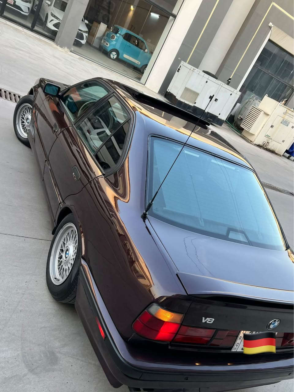 للبيع
BMW 
530-V8  مسكر اصل وفصل 
1994 اصل بدون تحديث 
Limited لمتد اصل فول

السياره مصبوغه عام للجمالية وموضح بالصور صفحات السياره كلش مرتبه 

1-بجم عريض 
2-مرايات منفصل بلاد 
3- سلايت طكتين اوتو شغال 
4- دعاميات M 
5- ويل خليه حجم 16 جديد 
6- سقف اسود
7-دبل ايرباك
8- دبل جكمجه
9-كمبيوتر 
10-قطعتين تبريد 
11- برده خلفيه 
12-داخل جلد بيجي كشنات+ابواب كارتير  
13-دبل كشن كهرباء +تكوات كهرباء 
14- تحكم ستيرن كهرباء شغال 
15- سيدي چنجر
16-اربعه جام اوتو
17-حساسات خلفيه شغال
18-ABS 

لايت بك لايت كله جديد

تبريد شرط ثلج 

كير شرط درجة اولى
محرك شرط درجة اولى 

السياره بدون اي نقوصات 

السياره باسمي 
سنويه جديد 
هزه+ فحص جديد 
رقم نينوى الجديد مسطره مشروع وطني تتحول بجميع المحافظات 

المكان نينوى 

السعر (88) وبيها مجال خابر وتدلل 

***********
*********** Singapore
