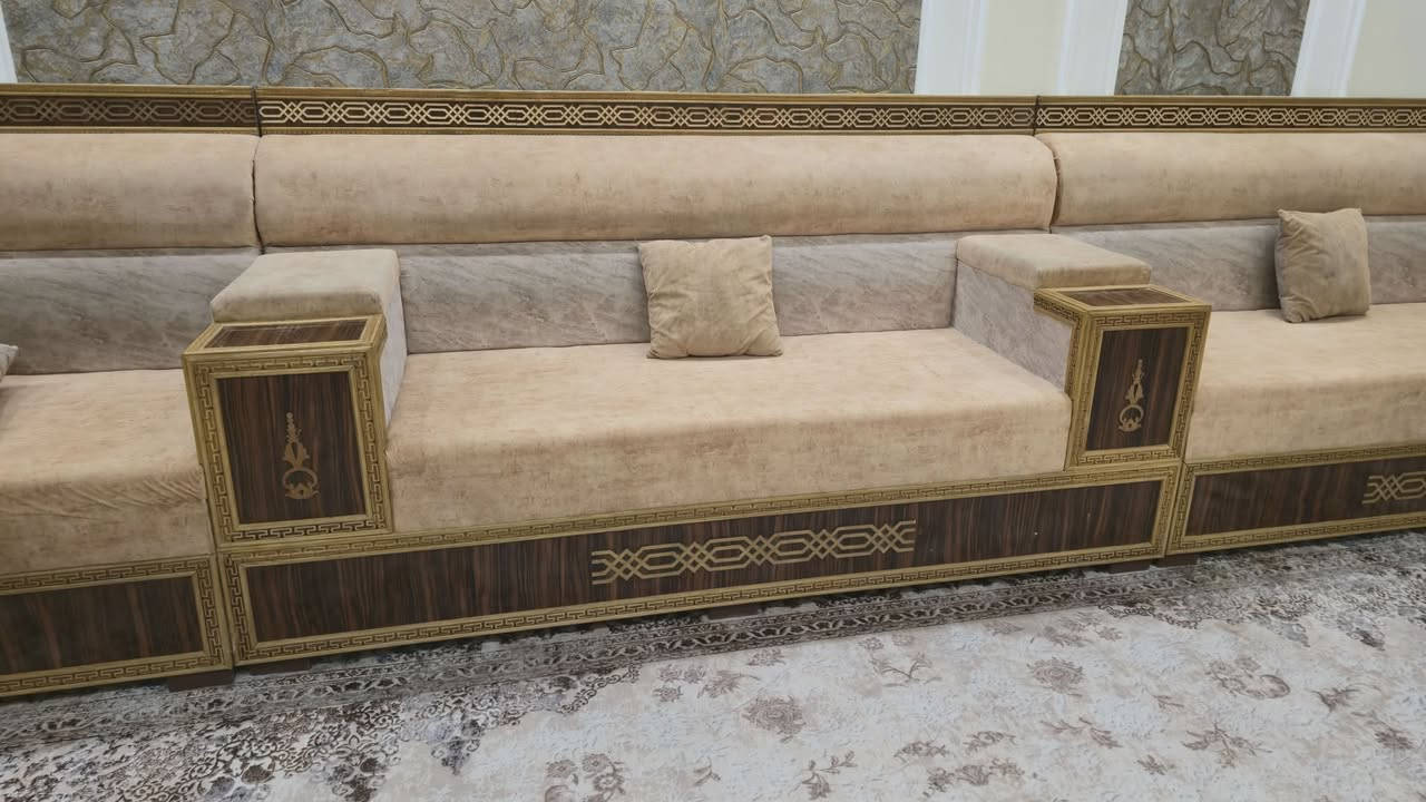 تخم ديوان تسكام درجة اولى هيكل خشب جام روسي ومقعد بلاويد واسفنج اكستر طبي  مع طبلات خارج سعر المتر. اشتغلته سعر المتر ب١٦٠ قياس ١١ م . جهة ٦م وجهة ٥م. سعر البيع (مليون و٤٠٠) وبيه مجال للشراي ويتفضل خاص.


**إذا كنت صاحب هذا الإعلان وتريد حذفه لأي سبب، رجاءا أرسل رسالة إلى الدعم الفني**