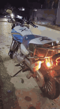 السلام عليكم سيفان 2024شكل2025 ختم سونك الأصلي مابي اي نقص كله شغال كهربائيات شغال اوراق كورتونيه وحده شلعه ومعدل محرك مكفول برغي مامفتوح ملاحظة (بس المازده مبدله انكسرت وبدلتها) الباقي كفاله عامه 
العنوان ديالى ابو صيدا السعر 700وبي مجال للشراي رجاءً مو شراي لتكسر بي وتطي سعر من يمك


**إذا كنت صاحب هذا الإعلان وتريد حذفه لأي سبب، رجاءا أرسل رسالة إلى الدعم الفني**