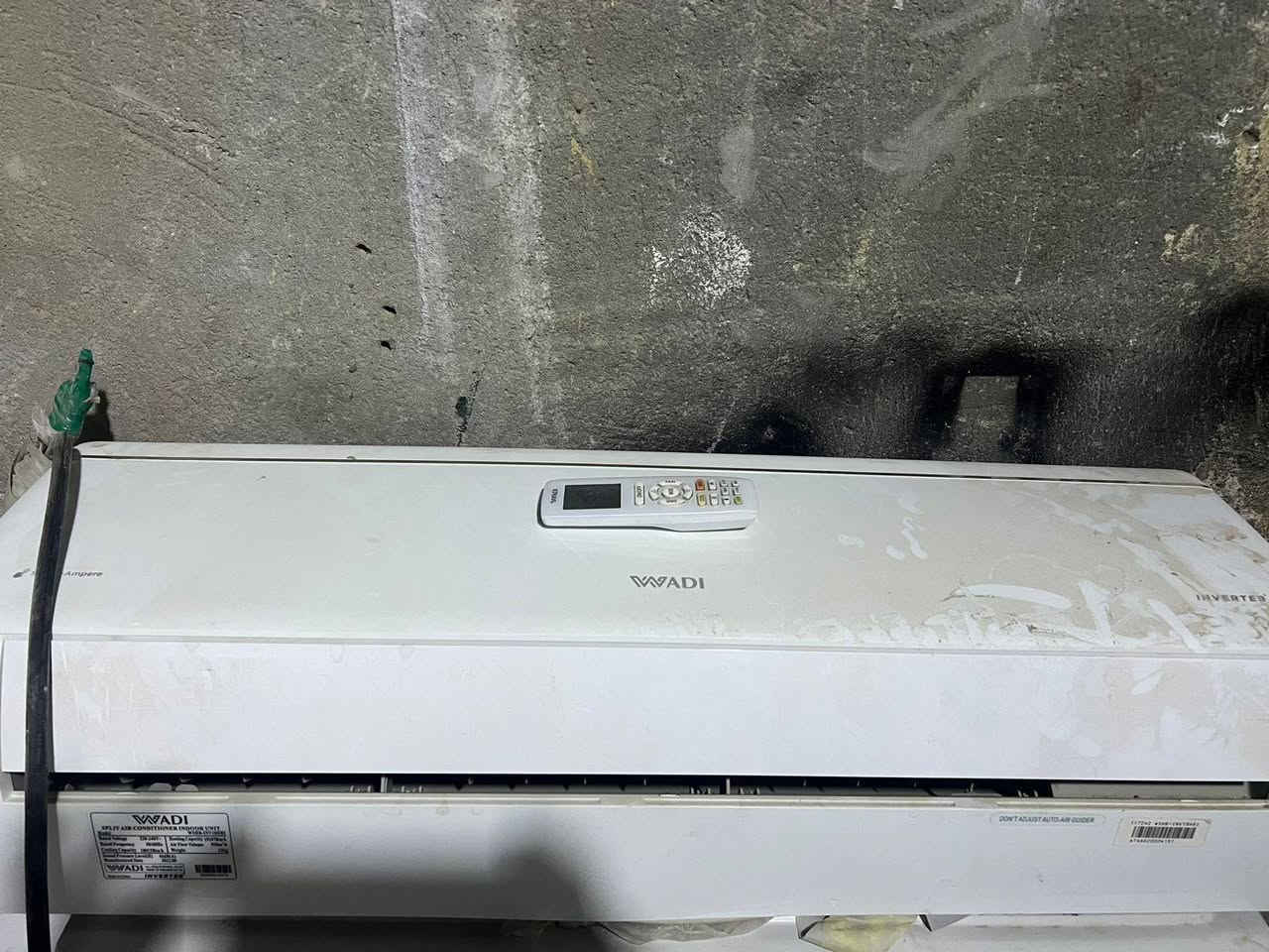 مكيف ٢طن سبلت طن ونص الثنين جدد ستعمال شهر واقل ونفس الشركه واصليات نفتحن ونضمن للبيع ومستعجل اتصال ***********
