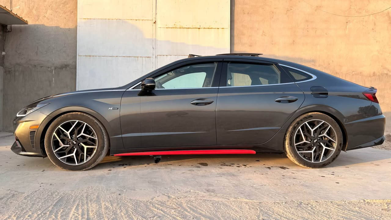 سوناتا 2023 
ان لاين 
حادث جاملغ خلفي كلش خفيف موجوده الصور بدون ايرباك وبدون دواخل 
سياره جديده ومناقصهه كلشي ومداريهه 
سعرهه 215 وبيها مجال للشراي 
رجاءً هاي السياره ان لاين مو تقارنهه بالعاديه
*********** 
*********** الفلوجة, الأنبار
