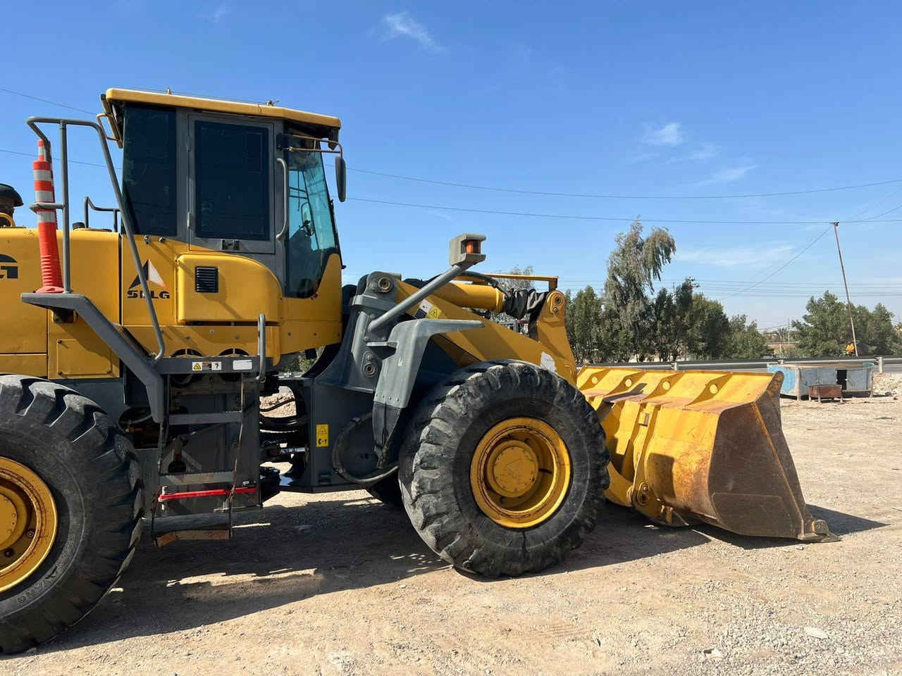 السلام عليكم للبيع شفل حجم 956  ال جي  درب البحار   موديل 2011 مكفول كير محرك مضخات اكسلات محرك كتر  مكينه جديد ساعه العمل 75 الف ساعه مكان واسط #الصويرة سعر355 وبي مجال رقم نجف بسمي ***********
