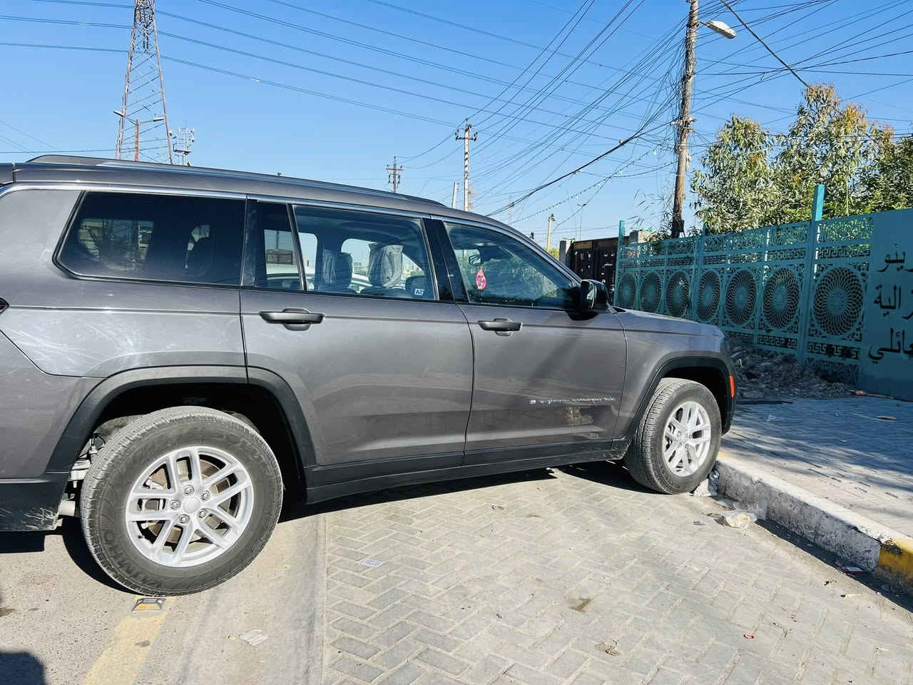 السلام عليكم شباب جيب شيروكي موديل 2022 رقم بغداد 7راكب
مواصفات 
السيارة ماشية 32 الف  حالة الايرباك سليمة
لون السيارة رصاصي
حجم المحرك 3600    بانزين 6سلندر
1-بصمة
2-رادارات جانبية
3-حساسات امامية. خلفية
4-رادار امامي
5-تحديد مسار 
6-مقاعد جلد.    مقاعد كهرباء.       مقاعد تدفأ
7-ستيرن تدفأ
8-خزن مري 
9-شاشة بحجم كبير 
10-كامرة خلفية دوارة 
11-كشنات vib منفصلات
12-حادث السيارة جنطة تبديل فقط قبق جنطة…
13-ابحث و شوف حادث السيارة 
14-مكينة مكفولة كفالة عمالة 
15-نضافتهة مثل ما موضح بل صور سيارة نضيفة.

💰السعر280$💰 وبيهة مجال

العنوان: بغداد الغزالية 
رقم هاتف: ‭0783 506 3917‬
رقم واتساب:***********
