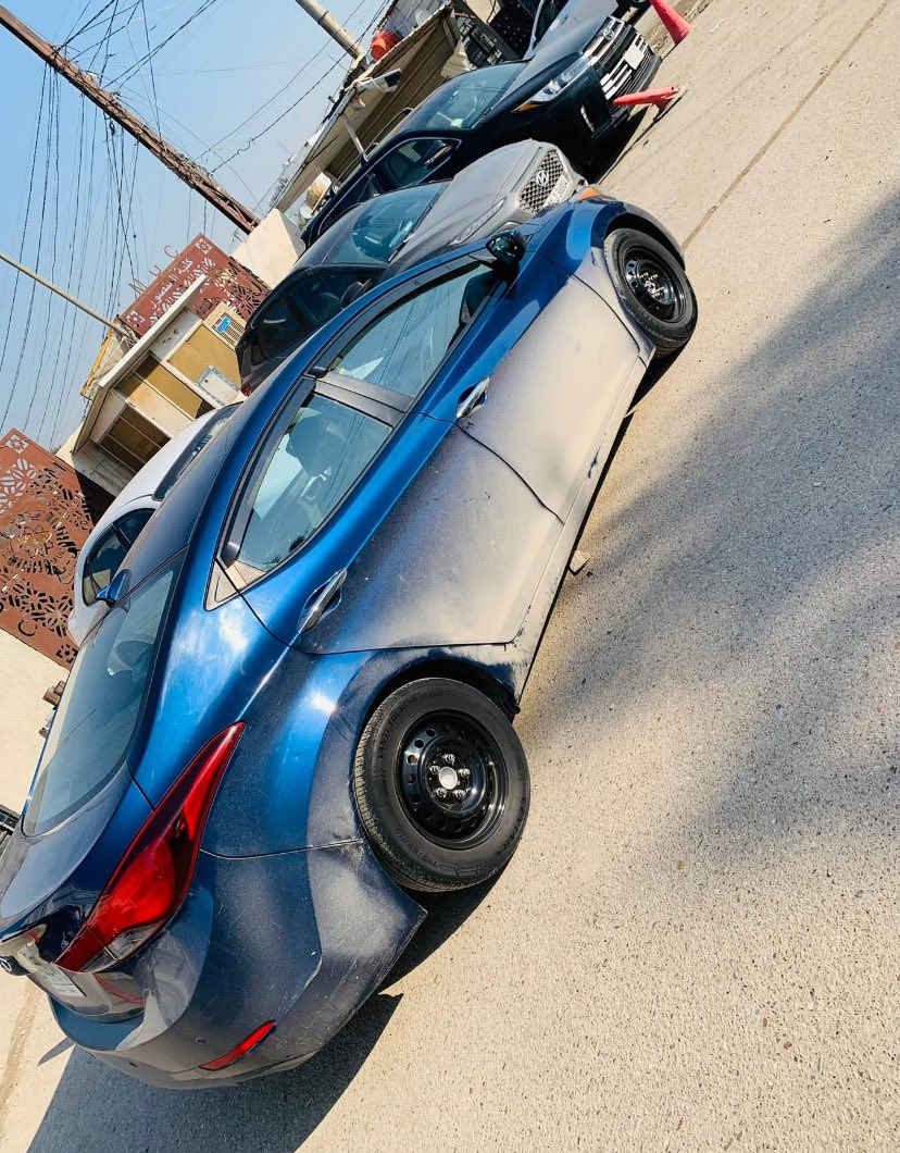 النترا 2016 امريكي
هاي صورهة حادثهة بنيد مبدل وباب السايق والخلفي مرشوشات كلير ب امريكا السياره خير من الله محرك جديد  منظومة تبريد كامله جديده بيع سريع قفل قفل 100$ 
مكاني بغداد الكماليه 
***********
