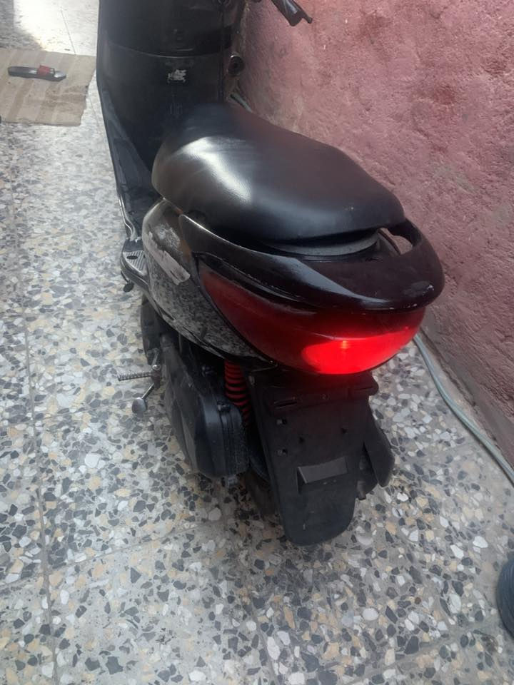 بريز للبيع السعر 400 وبيها مجال كلشي شغال سلف هندر كهربائيا اتصل عل رقم ***********
