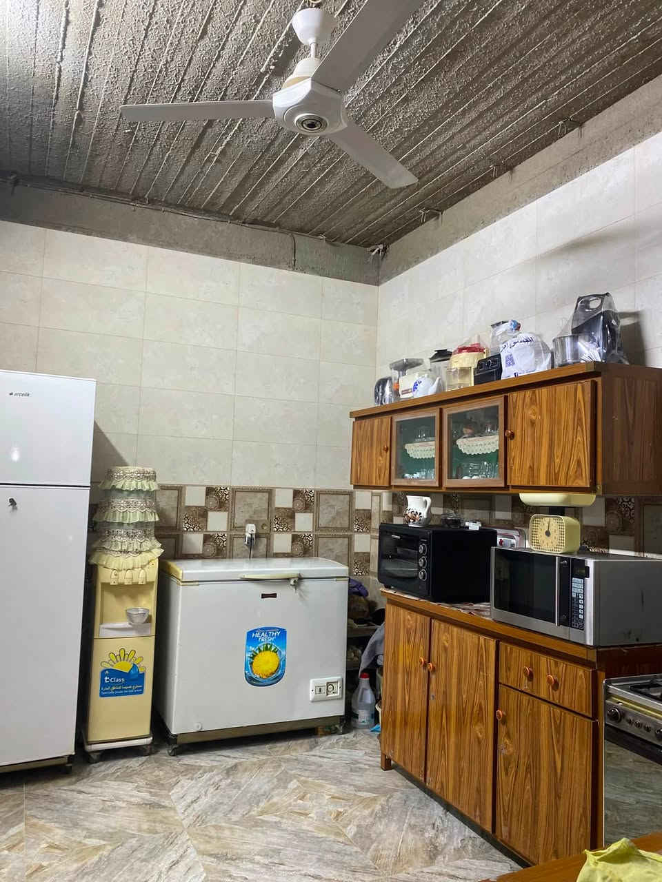 بيت للبيع في حي الشيماء مساحة 100متر مربع ركن على شارع 15
نوع السند 📌ملك صرف طابو الزهور 
الطابق الاول يتكون من غرفة نوم 1   واستقبال وهول ومطبخ بدون سقوف📌وترك وصحيات.  
والطابق الثاني هيكل. 3غرف نوم وصحيات
السعر 📌100مليون وبي مجال 
للستفسار اكثر على الرقم ***********

