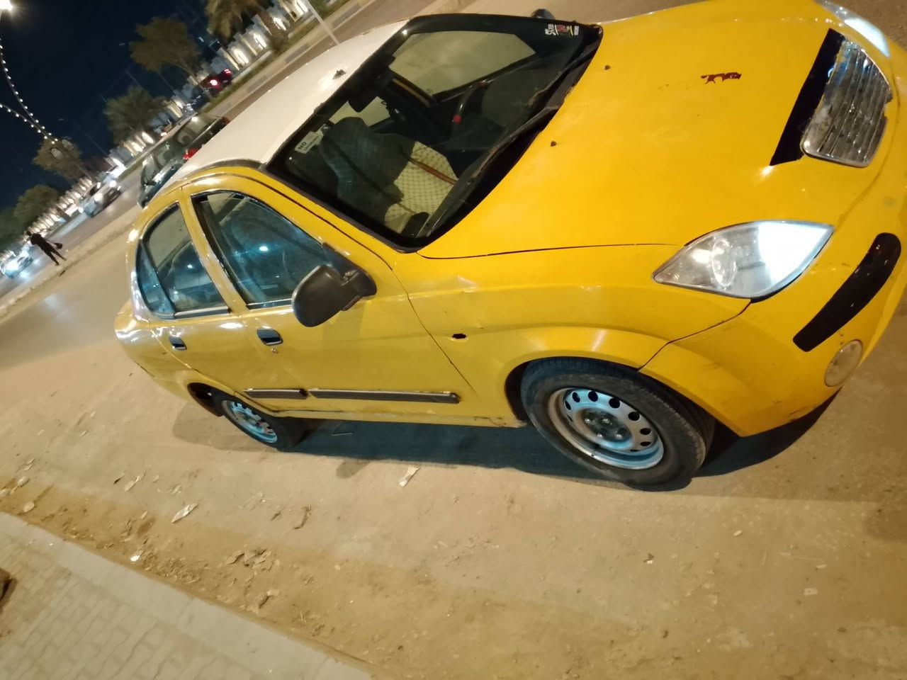 السلام عليكم طيبه موديل2015 مكينه اوكير وحداده اوتخم تاير تبريد كله خير من الله ماناقصه كلشي رقم بغداد ألماني كامله أوراق الهيئه بس راعيه ماواصله اكفله طلب عشائر وشارع وسرقه السعر 17 بيه مجال بسيط للاستفسار *********** مكان السياره كربلاء اخوان غير متواجد على الفيس
