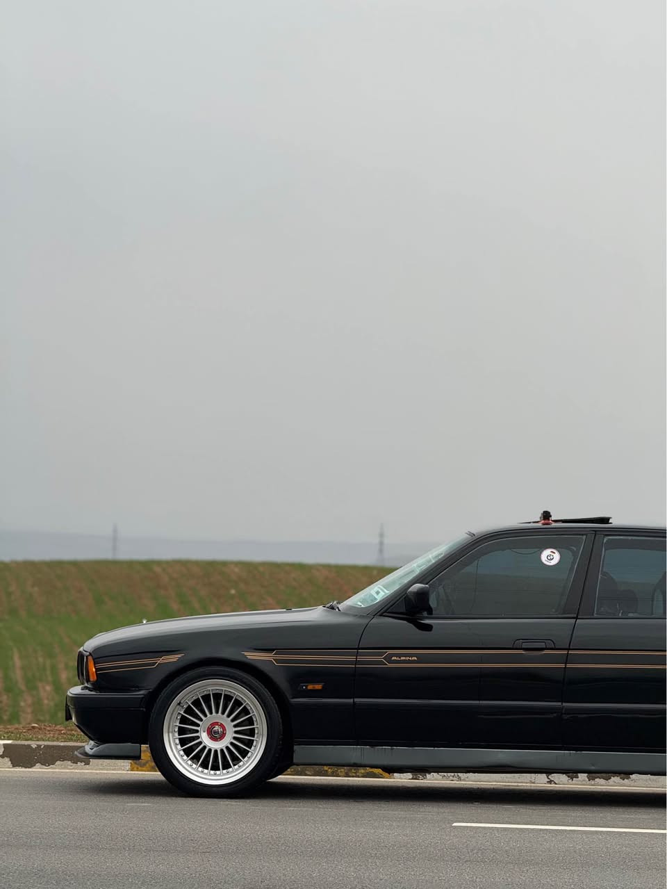 ماشاءالله له مالي هه مووتان
BMW.1991.520i گيرعادي
سلايد دعامي پيش و دواي M لايت ناو ره ش و زه رب. چوارتايه ويلي ناو پاكه تم بؤ به ستاوه عه ته ل پان.پيش و دواي كه پس بي ليدان كامل فرن كراوه بو جواني .مه كينه لوك سويسري تازه بوم به ستاوه سيتي عه ينه و كلاج سپورت به شه رتي قوه تي تايبه ت.كاره بايي به شه رت.مالي دوسته علوجه كيشه ي مه ده ني دزياري تا ١٠ سالي تر به رپرسم له ماله كه بيمنه تم هه موو گياني به شه رت بو زانياري زياتر تيل بكه شوين كويه
***********
*********** كويسينجاك, أربيل
