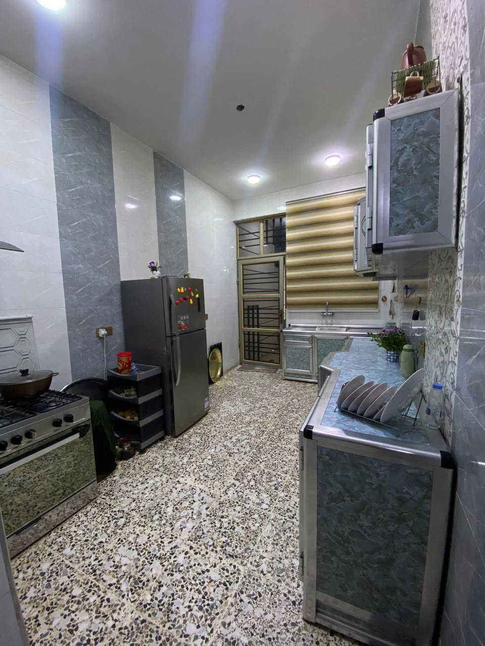 دار للبيع في الصقلاويه حي الشهداء الثانيه شارع جامع الكيلاني مساحه 140 طابقين جاهز للسكن السعر 105 مليون قابل للتفاوض للاستفسار الاتصال على الرقم ***********
