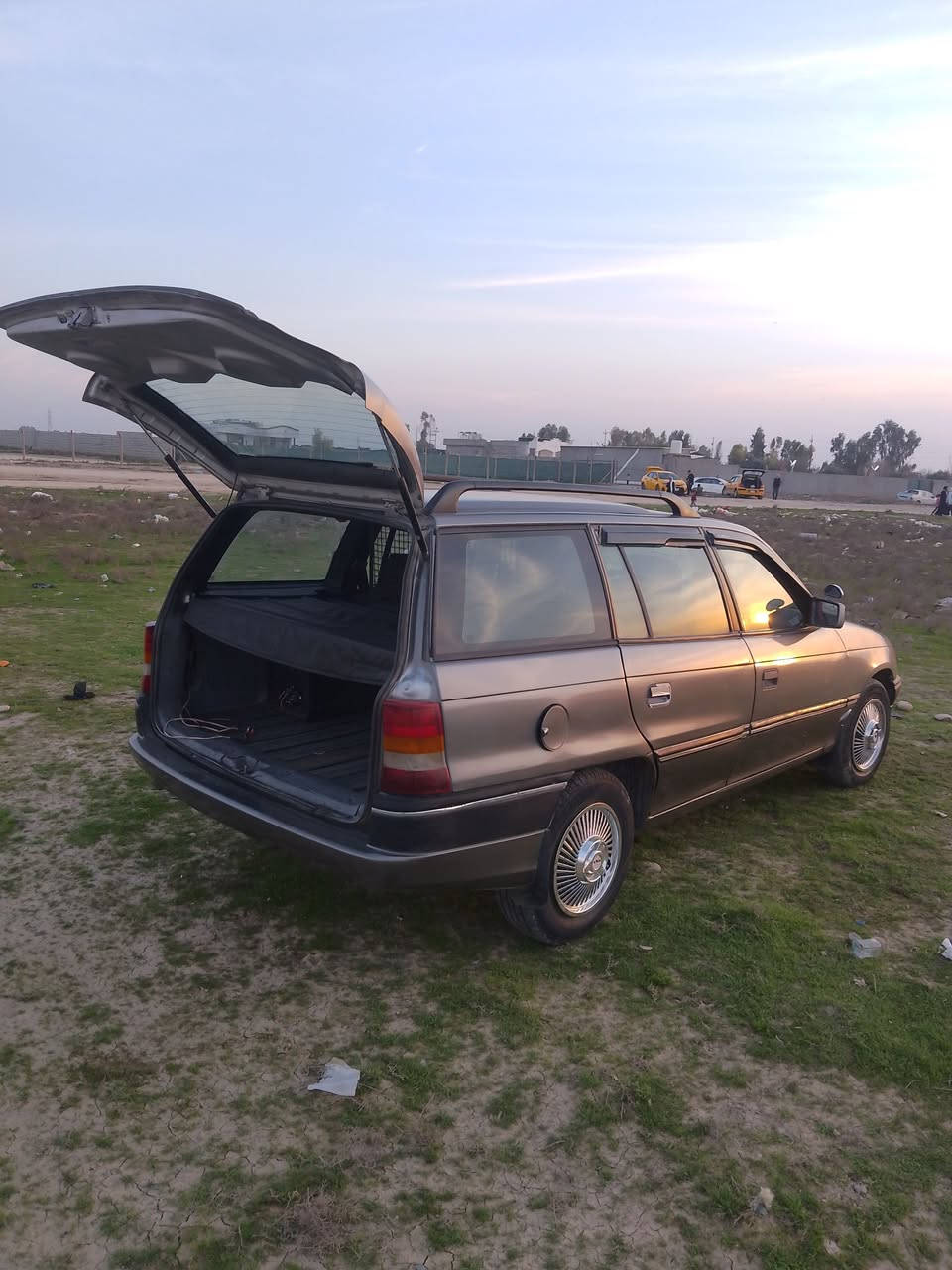 للبيع اوبل استره موديل92     محرك 16 كير عادي سعر 48


**إذا كنت صاحب هذا الإعلان وتريد حذفه لأي سبب، رجاءا أرسل رسالة إلى الدعم الفني**