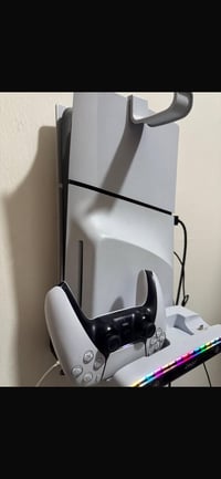 بلي5 سلم واحد تيرا ويا UPS يتحمل شاشه وبلي بنفس الوقت استعمال قليل ويا...