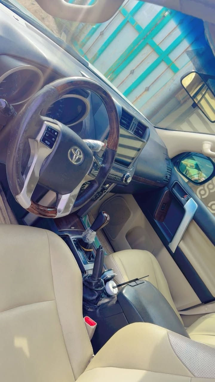 برادو ١٣ خليج فول موصفات بيها صبغ باب وجملغ  ونصبغه صفحه كامل توحيد لون دبل تانكي السعر ٢٣٠ ورقه وبيها مجال قليل مكان بغداد الشعله رقم الهاتف ***********
