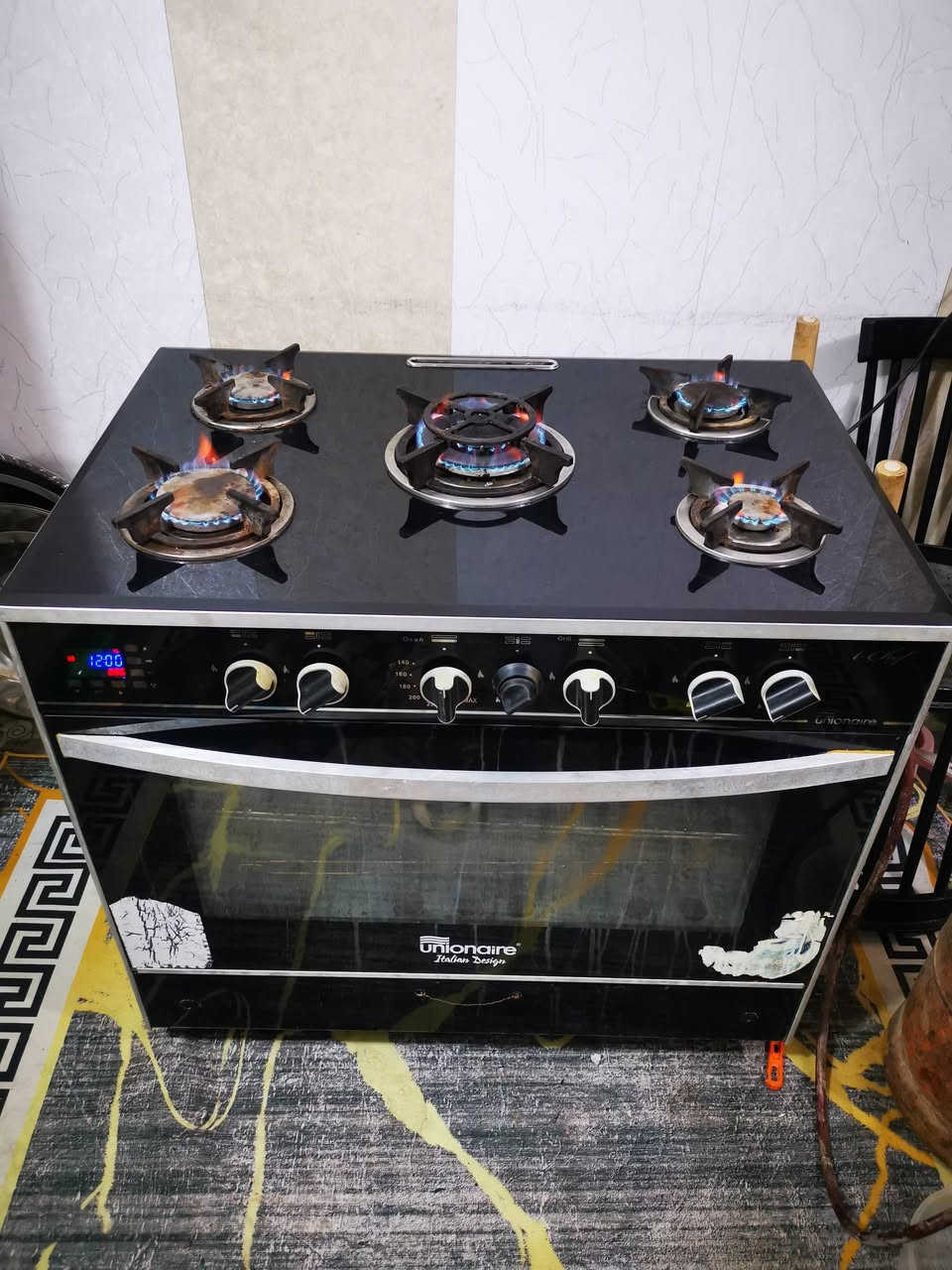 طباخ مصري إمتياز ايطالي استعمال قليل نظام الفرن مروحه داخليه وجرص كهربائي شاشه السعر 225 وبيه مجال كربلاء الشبانات ***********
