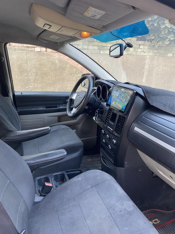 السلام عليكم
دوج كرفان 2008
محركها  3300
محرك جديد
كير جديد 
ضفيره جديده 
تايرات وبطاريه قبل 6 اشهر شادهن
ابواب وجنطه كهرباء 
تبريد 3 قطع وبي ضعف 
صدرها 80‎%‎
حادث امريكا باب الجنطه بدون دواخل
بلعراق باب سلايت مبدل 
وبخ نص الجاملغ الخلفي والصور موجودة 
جراد بلقماره ولبنيد
مكان السياره دوره ابو طياره 
***********
السعر 98 ورقه وبيها مجال بسيط
