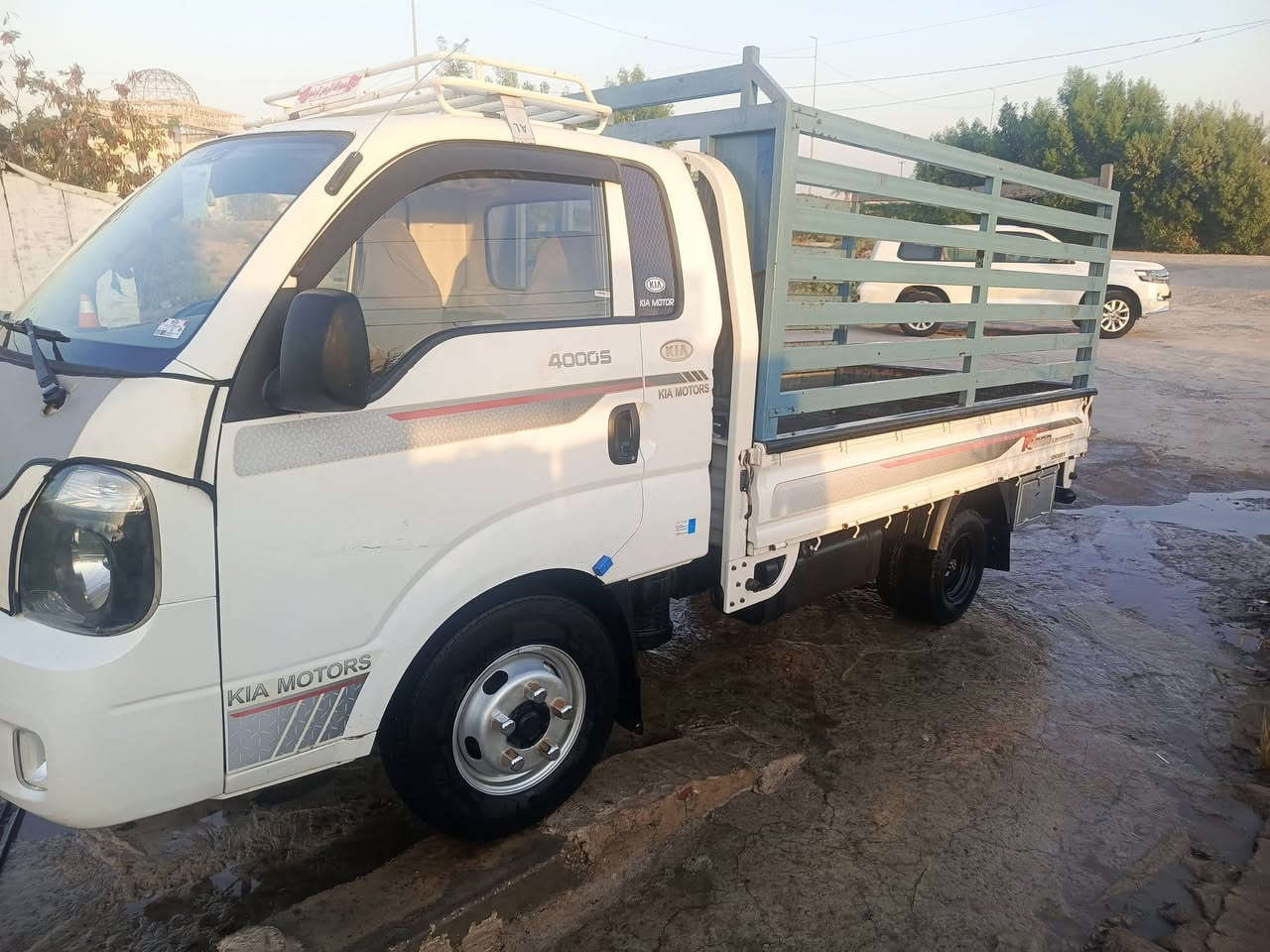 كيه فحل لبيع موديل 18 رقم واسط مكينه ستوني شاد طابوكه لوك سلف دينمو بم نوزلات باتري صدر أمامي تخم تاير شاصي قواطي رقم شاصي كله جديد ومنضومه لايت زنون سياره جاهزه ومكفول سعرها ب136  مكاني واسط ***********///***********
