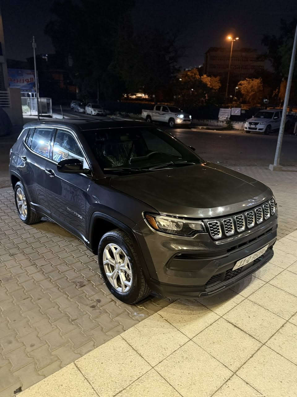 سلام عليكم شباب
جيب كومباس
V4 turbo 
موديل ٢٠٢٤
موصفات حلوه
داخل لونين
تحديد مسار 
رادر 
كروز سرعه
توقف ذاتي
شاشه جبيره
بولش وحمام جديد
تخم تاير جديد 
حداديه جديده
حادثها جاملغ وبنيد فقط
رقم بغداد نكليزي
اب اسمي
تحويل مباشر 
سياره نضيفه كلش
ما منقصه برغي 
ماشيه ١٢ الف
بدون داوخل 
سعرها ١٤٨ وبيها شي بسيط
مكاني بغداد وزيريه
تواصل
***********
