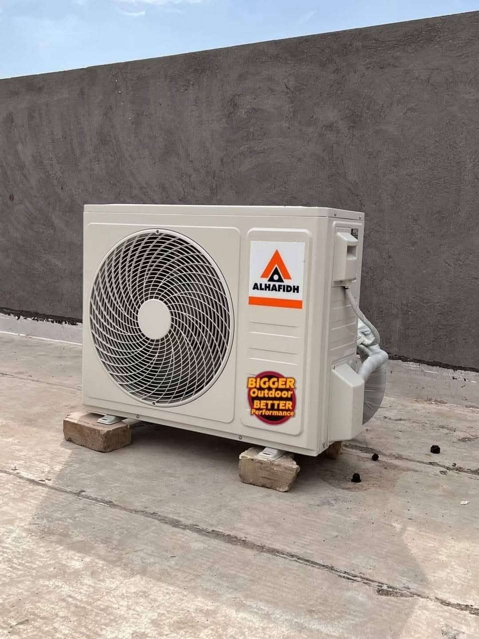 يالله ومع بداية موسم الصيف موسم خير وبركه على أمة محمد وآل محمد
شد وصيانة كافة السبالت 
شحن غاز اصلي مع الضمان
غسل وادامه كامله
***********
***********
