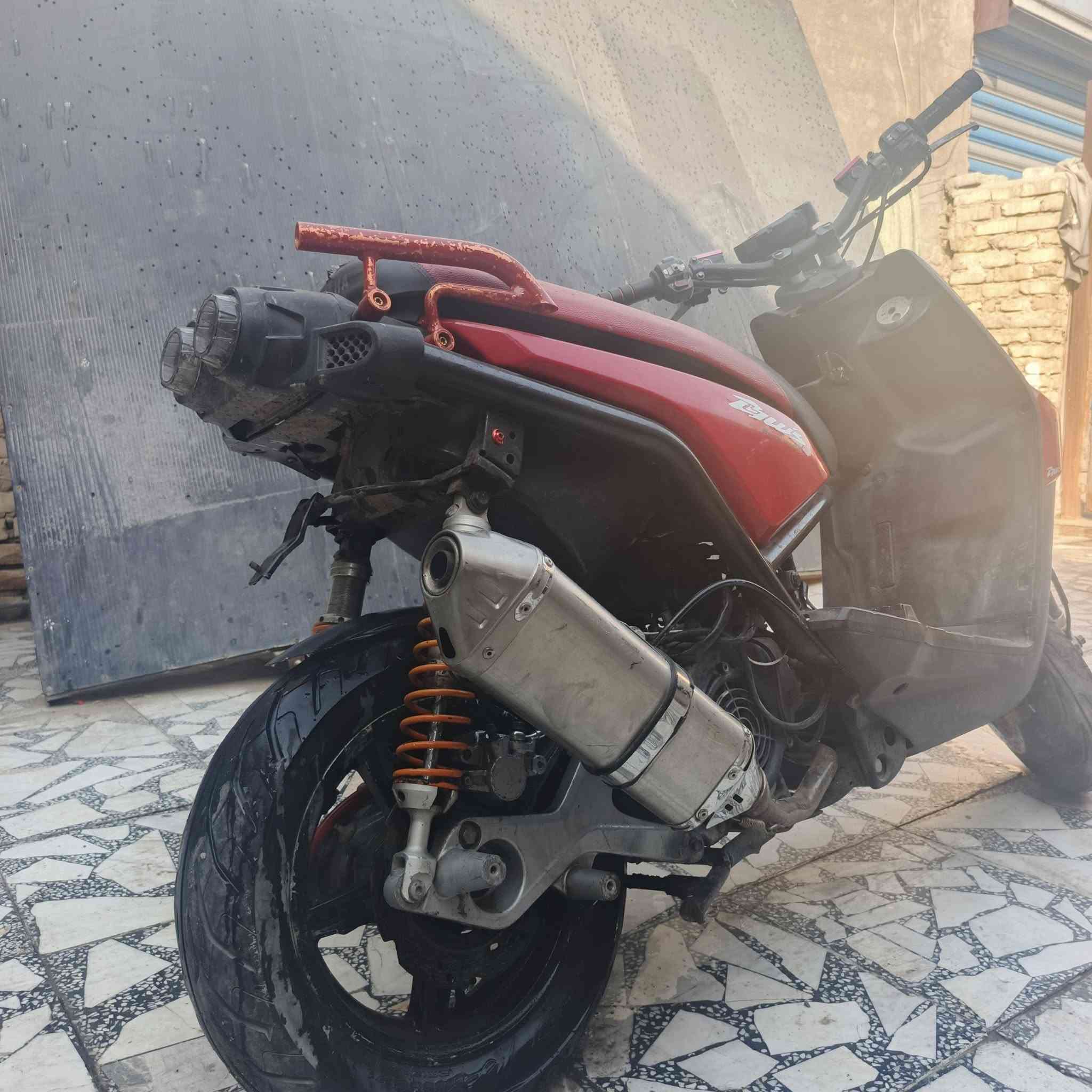 سلام عليكم اخوتي دراجه سكنس جبلي للبيع رمبه منزلينه بيها نقوصات قليله دراجه متروكه متواجد ماسنجر واتساب *********** مكاني بغداد جسر ديالى
