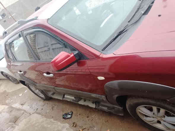 توسان المقدسه غني عن التعريف موديل 2009 خليجي
رقم بغداد.. مكفوله كفاله عامه 
مكينه الفين دوش 
تخم تاير 
مابيهه قطعه صبغ 
السيارة بسمي تحويل ثاني يوم 
صدر امامي جديد 
صدر خلفي جديد السعر 118
بيهه مجال 
كامره دوره
شاشا كبيرة 
تبريد تدفئه شغال 
حساسات خلفيه 
المكاني بغداد حي النصر 
رقم الهاتف ***********
***********
