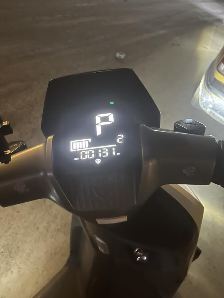 السلام عليكم اخوان دراجه ريان شركه TILG صاعقه صغير موديل 2026 استخدام شهرين فقط ماشيه 131 كيلو فقط 
ست بطاريات سرعه 60 ويها ثلاث بصمات تشغيل تربط بلوتوث تمشي بالشحنة الوحده من 50 إلى 70 كيلو الدراجه نقصها فقط كتف من الشركه يطلع سعره تقريباً 20 ألف الدراجه فول الفول والياخذها مراح أتعبه كلش نضيفه سعر الدراجه مليون وخمسين ألف وبيها مجال للشراي المكان بغداد الأمين الثانيه غير متواجد عل فيس 
*********** وإذا مراوس حسب القناعه ماكو مشكله  
واعتذر عل أطاله
