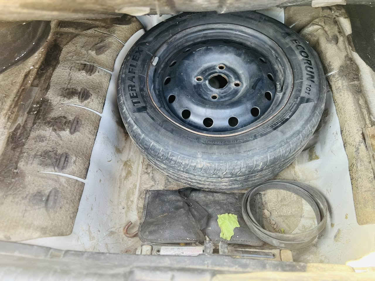 السلام عليكم اوبتر موديل 2012 رقم بغداد السياره جاهز ضررها قطعتين صبغ جامرلغ خلفي امامي محرك كير صدر تايرات كفاله تحويل ثاني سعر 80 يوم مكان السياره ديالئ الخالص (***********)
