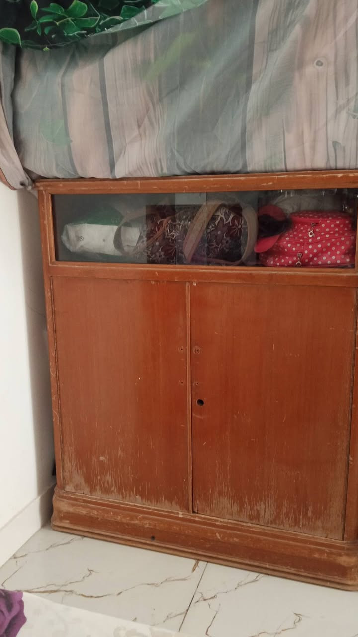 للبيع كنتور بابين ١٢٥
 بوفيه بابين صاج مو سوكي 
ميز مرايه ميز جرارات تركي  وجربايه خشب تسكام مع تاج تركي  
مرايه عاموديه


**إذا كنت صاحب هذا الإعلان وتريد حذفه لأي سبب، رجاءا أرسل رسالة إلى الدعم الفني**