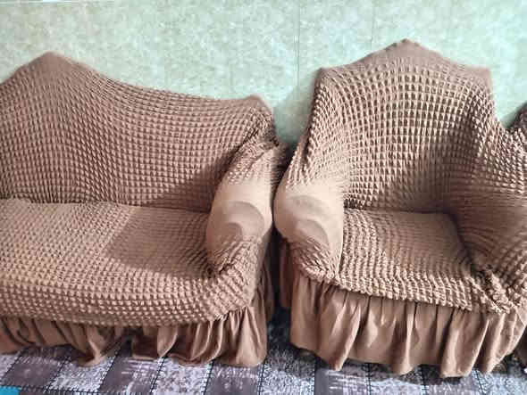 السلام عليكم قنفات خشب زان الجوه للبيع ٨ نفرات ٢٥٠ وبيه مجال مكاني كربلاء بل حر ***********
