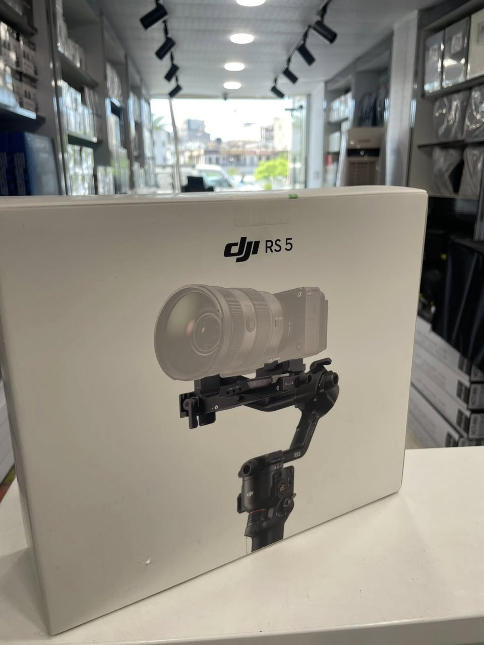 🎬 ثبات أكبر… ولقطات أكثر احترافية!

متوفر لدينا تشكيلة من موانع الاهتزاز (Gimbals) المناسبة للمصورين وصناع المحتوى.

✅ تصوير ثابت وسلس
✅ مناسب للفيديوهات الاحترافية وصناعة المحتوى
✅ يدعم مختلف أنواع الكامرات والموبايلات
✅ مثالي للتصوير أثناء الحركة

سواء كنت مصور محترف أو صانع محتوى مبتدئ، مانع الاهتزاز راح ينقل جودة فيديوهاتك إلى مستوى ثاني. 📸

📍 باب الشرقي – مقابل حديقة الأمة
📞 ***********

السامر لمستلزمات التصوير الاحترافي
