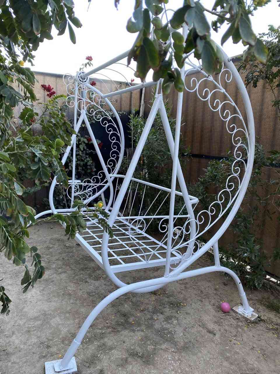 للبيع مكانها دوره حديد ثقيل ***********
