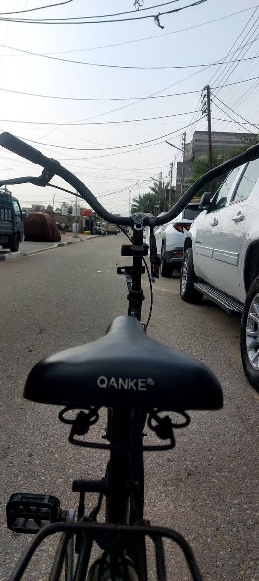 السلام عليكم اخوتي بايسكل ٢٦ حجم البايسكل جاهز بس يرادله مدكر أمامي موديل 2016 للبيع السعر ٦٥ الف وبي مجال وعدنه النشر بسبب الوعود الكاذبه
المكان القبله البصره الرقم  *********** موجود واتساب ورصيد  .
